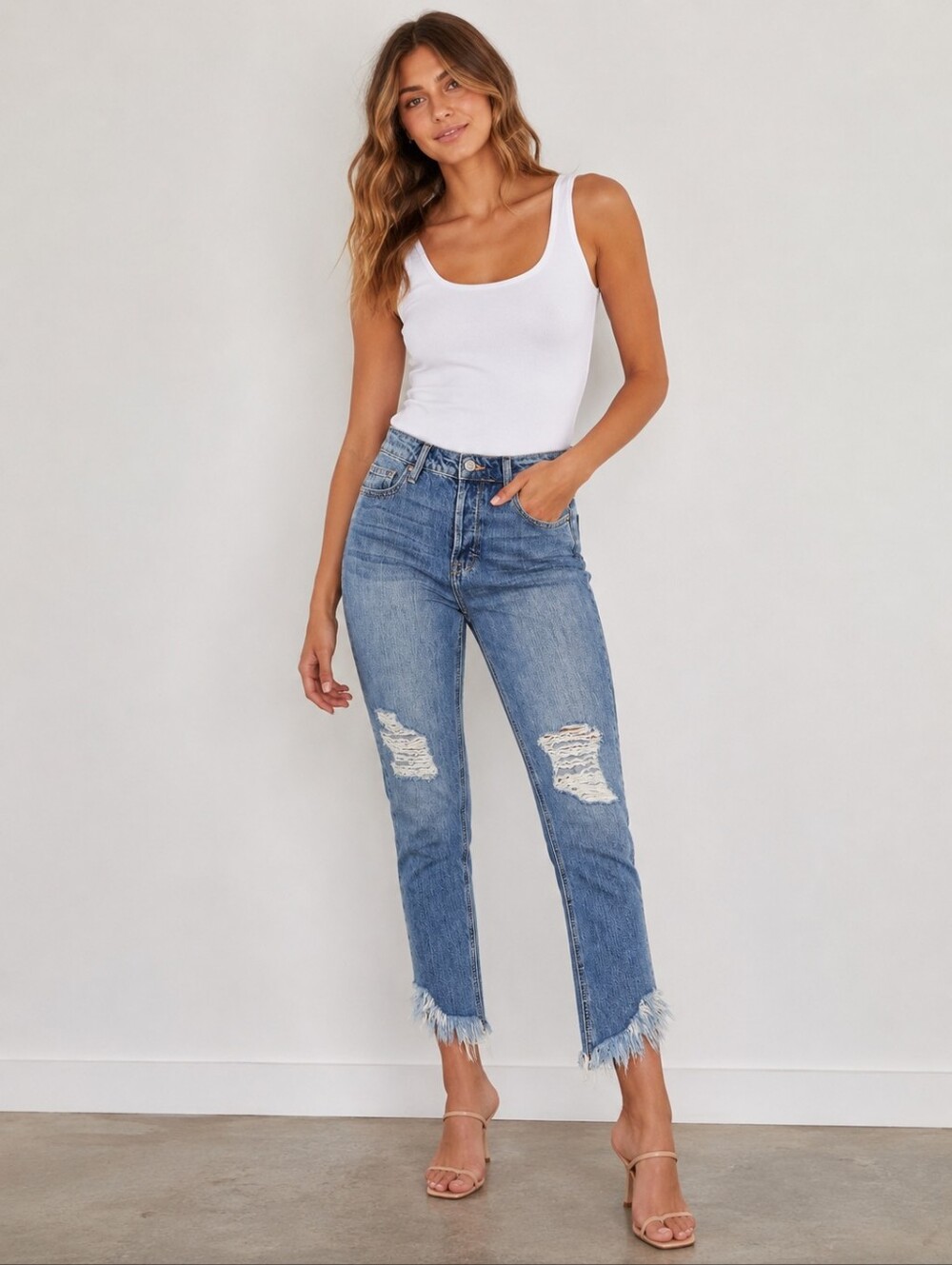 Hidden Boyfriend Jeans in Medium Blue - Classic Distressed Style